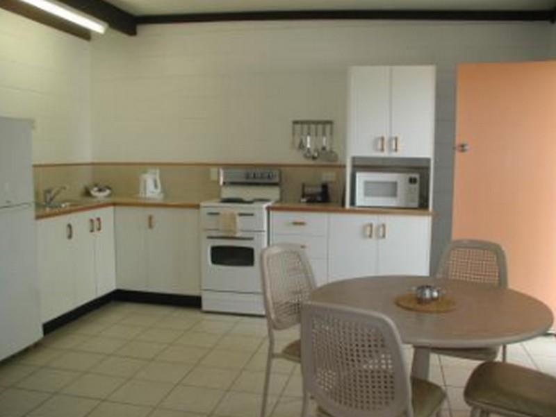 Palm View Holiday Apartments Bowen Exterior foto